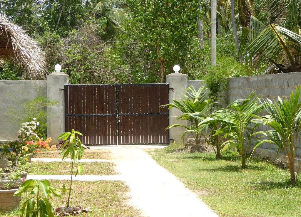 Little Sunshine Guest House&Restaurant Tangalle Exterior foto